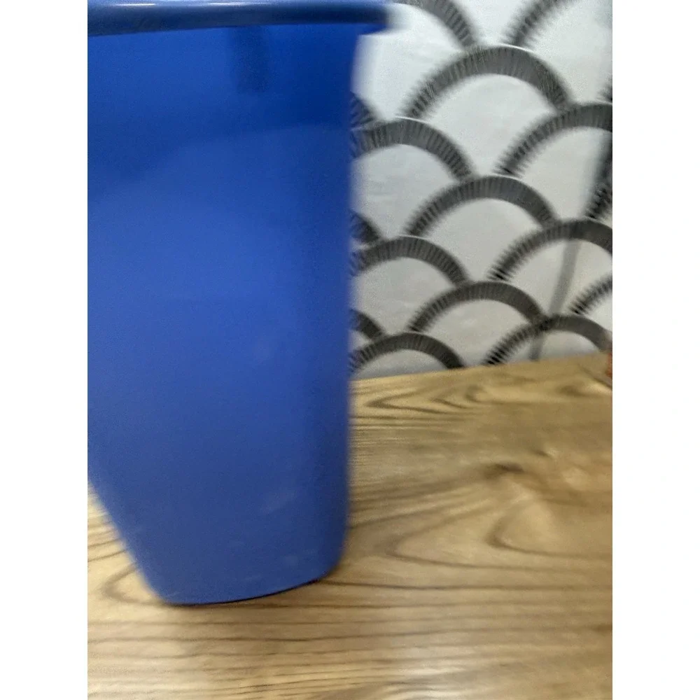 VTG 1998 Contour‎ Rubbermaid Vanity Waste Basket Trash can 2305 Blue 3 Gal
